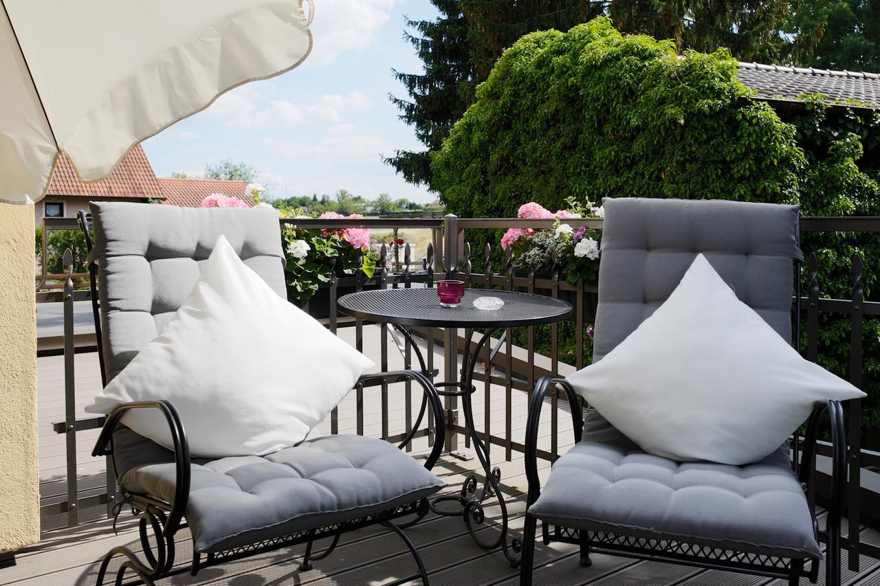 Das Kleine Hotel Iphofen, Fruehstueckszauber, No Waste, Nachhaltig, Nahe Aller Weingueter, Knauf Gips Kg Und Connekt, Kleines Secret Mit Garten & Terrassen, Tv Mirrorring, 55" Tv, Fine Dining, Hunde Willkommen Luaran gambar