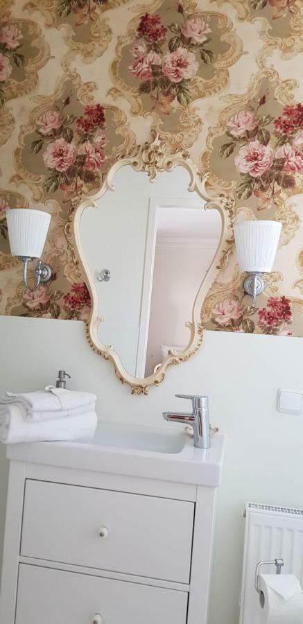 Das Kleine Hotel Iphofen, Fruehstueckszauber, No Waste, Nachhaltig, Nahe Aller Weingueter, Knauf Gips Kg Und Connekt, Kleines Secret Mit Garten & Terrassen, Tv Mirrorring, 55" Tv, Fine Dining, Hunde Willkommen Luaran gambar